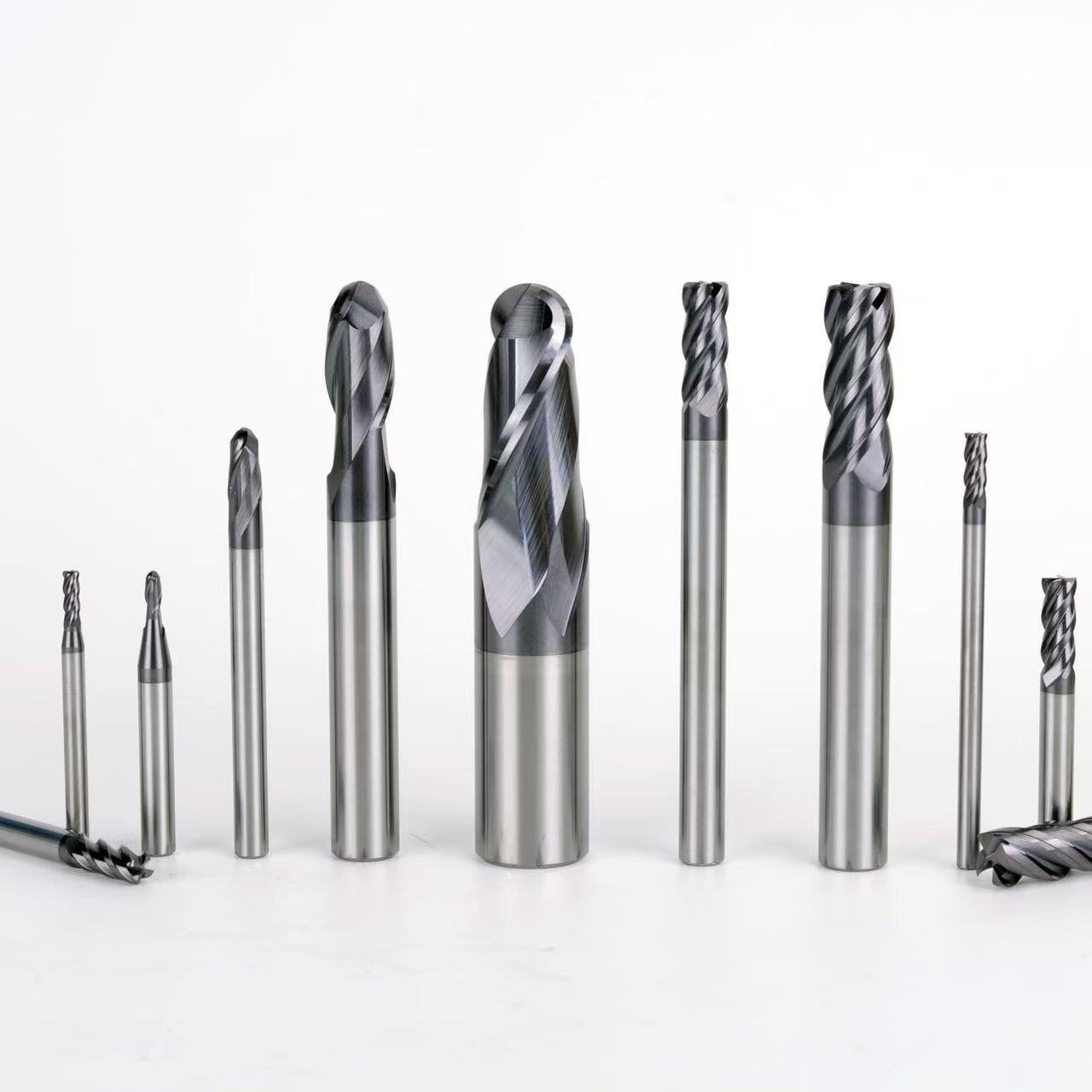 Solid carbide end mills for precision milling